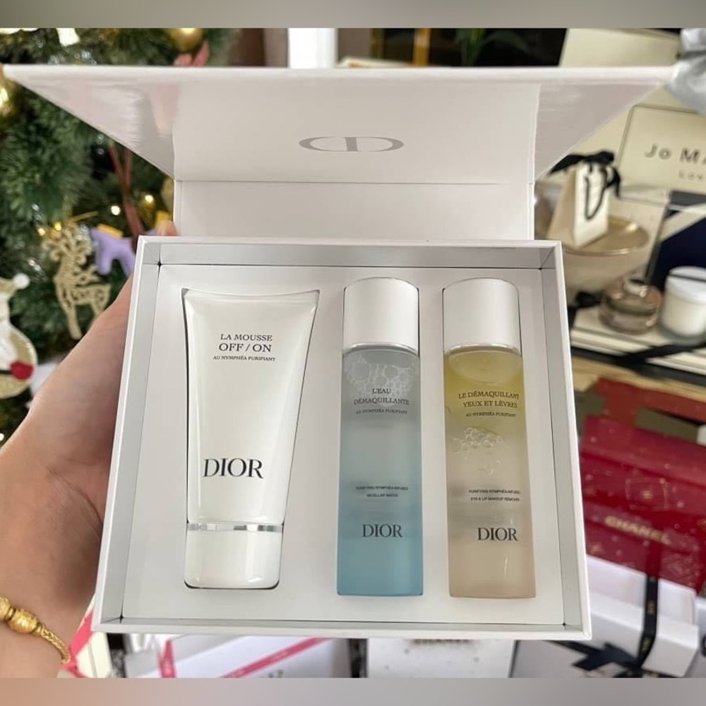 - Dior The Cleansing Discovery Ritual 3-Pcs Skin Care Set  / New With Box!!